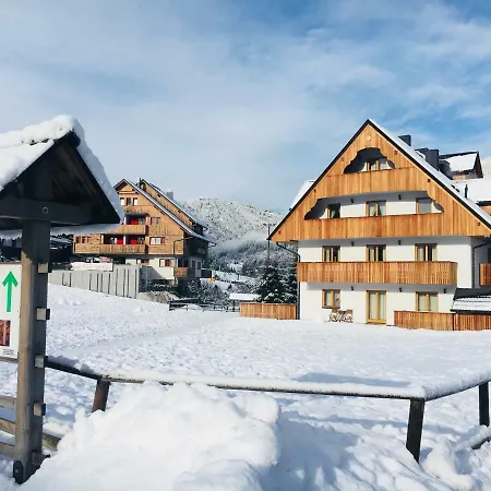 Vall's Apartment- By Slopes Apartman *