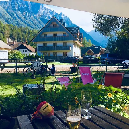 Vall's Apartment- By Slopes Apartman