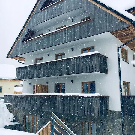 Vall's Apartment- By Slopes *